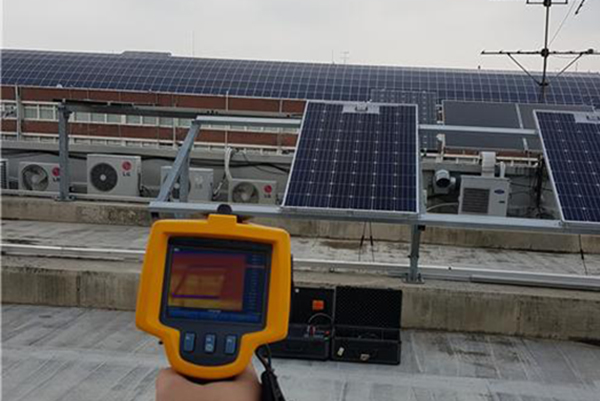 사진5. 적외선 카메라를 통한 태양광 모듈의 불량분석 [사진=안형근 교수 제공]