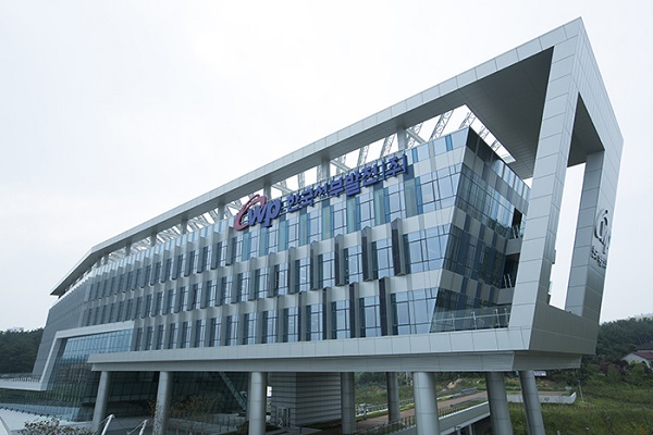 서부발전이 신재생에너지 확대를 위해 조직 개편을 단행했다. [사진=서부발전]