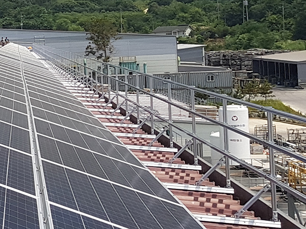부지확보를 위해 태양광 기업들은 유휴부지를 적극 활용하고 있다. [사진=현대알루미늄]