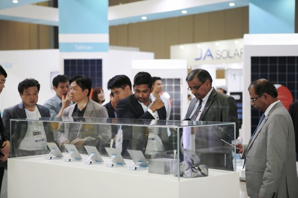 올해 전시회는 융복합 태양광시스템과 태양광발전소 유지보수 기술이 주목을 끌었다. 한편 내년 엑스포솔라는 6월 13일부터 15일까지 일산 킨텍스에서 개최될 예정이다. [사진=솔라투데이 탄소제로]