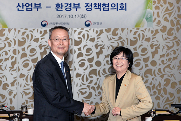 산업부와 환경부가 지속가능한 미래를 위해 정책 협의회를 개최했다. [사진=산업부]