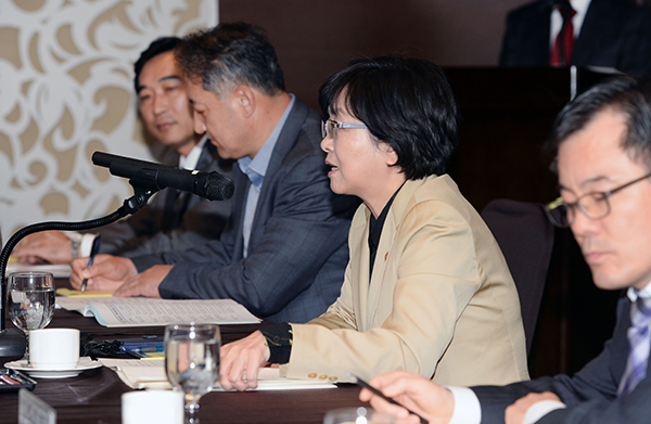 환경부 김은경 장관은 안전하고 깨끗한 에너지로의 전환에 있어 양 부처간 긴밀한 협력이 중요하다고 강조했다. [사진=산업부]