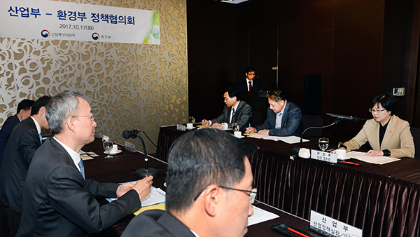 산업부와 환경부는 협력과제 이행을 위해 3대 협력분야 8개 협력과제를 추진해 나가기로 협의했다. [사진=산업부]