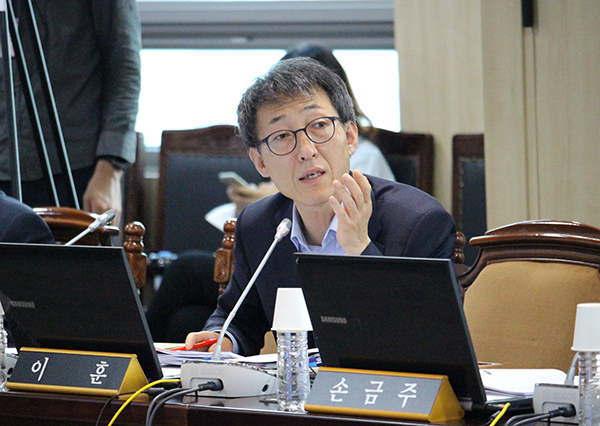 이훈 의원이 태양광 설치가구의 절반이 자신의 발전량을 다 보상받지 못하고 있다고 지적했다. [사진=이훈 의원실]