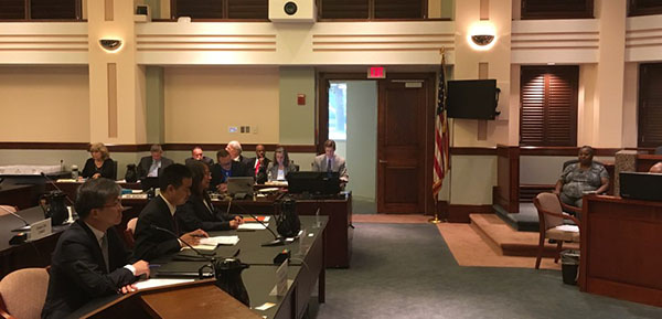 외교부 수입규제대책반이 지난달 3일 미국 무역위원회(ITC)의 태양광 셀 세이프가드 조사 공청회에 참석해 구제조치 반대 의견을 표명하고 있다.[사진=외교부]