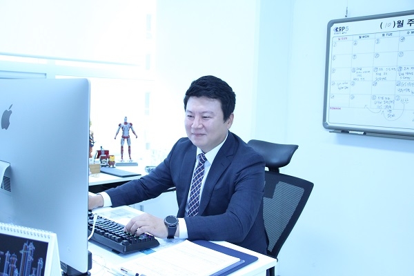 김호섭 지사장은 현재 전세계 50개국 이상에서 선그로우 인버터를 구매할 수 있다고 밝혔다. [사진=솔라투데이 탄소제로]