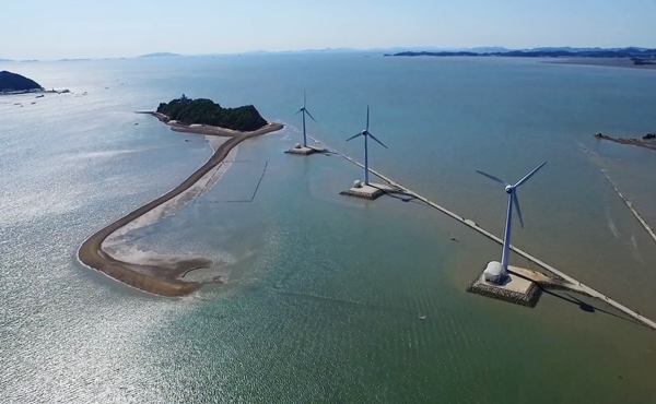 안산시 누에섬 풍력발전소 전경 [사진=안산시청]