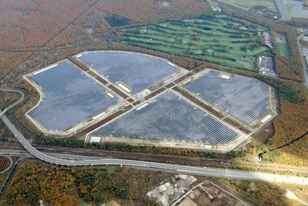 일본에서 주목받고 있는 EES 연계 39MW 규모의 치토세 태양광발전소 전경 [사진=LS산전]