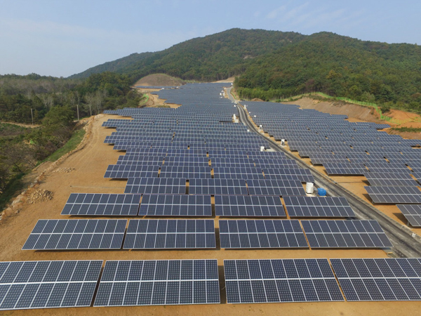 제이에스피브이가 저개발국가 B2G 플랫폼을 통해 태양광 영토확장에 나서고 있다. 사진은 전남 순천의 3MW 태양광발전소 전경 [사진= 제이에스피브이]