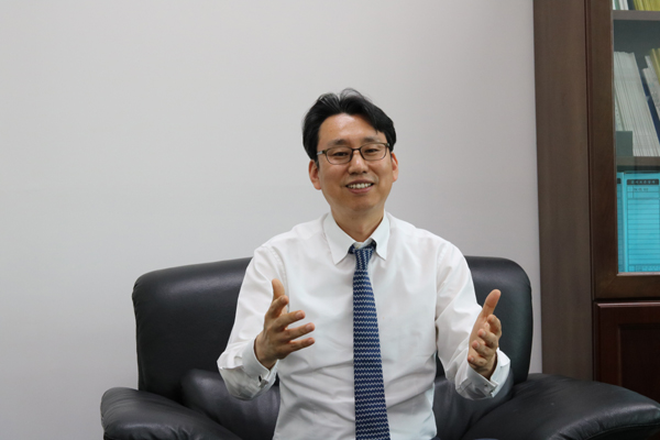 중소기업으로서는 쉽지 않은 파격적인 생산설비 투자가 가능했던 것은 이정현 회장의 개척자 정신과 승부사 기질 덕분이다. [사진=인더스트리뉴스]