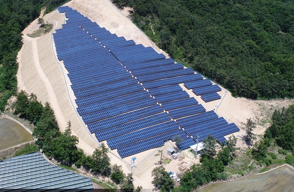 이맥스파워가 개발한 경북 김천 1.5MW 규모의 하늘농장6호 태양광 발전소 [사진=이맥스파워]
