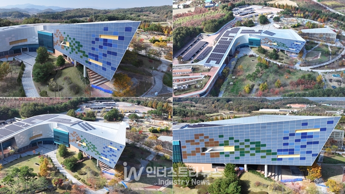 칼선의 BIPV 모듈이 적용된 121.885kW 규모 국립낙동강생물자원관 [사진=칼선]" height="393" loading="lazy