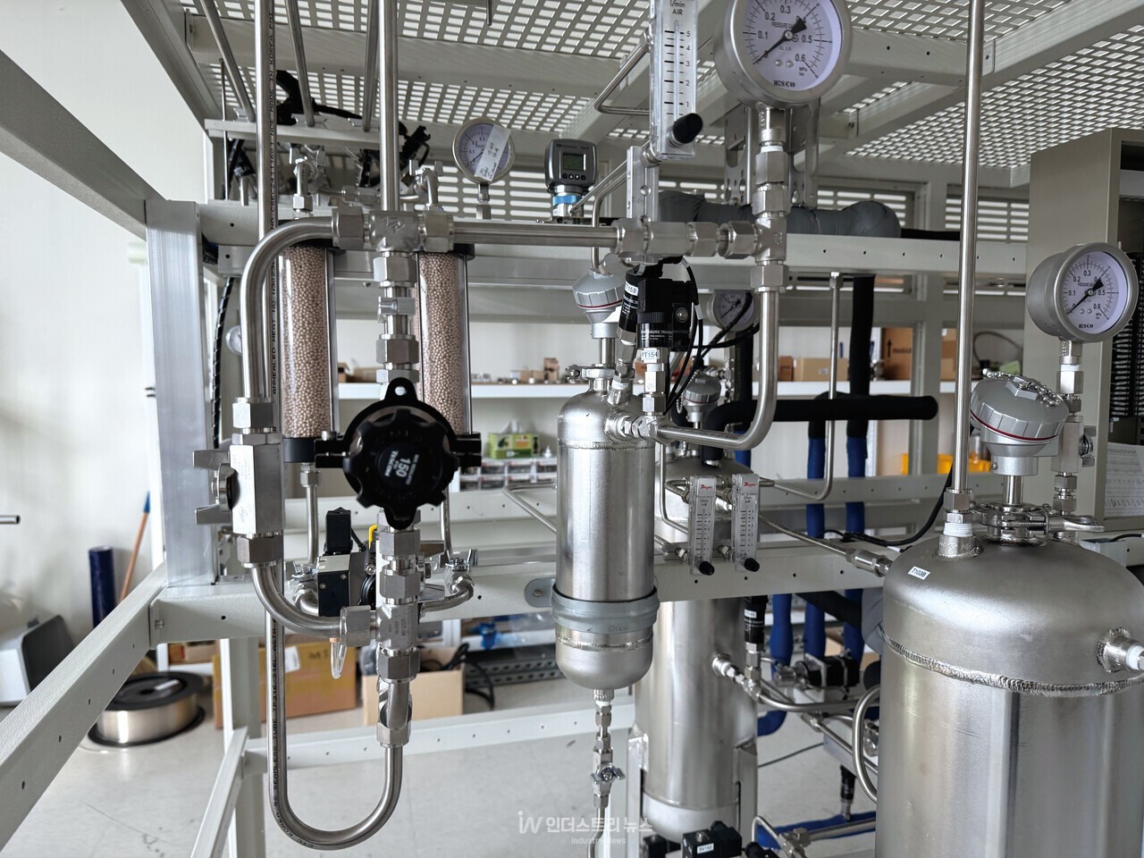 수전해 설비 내부 모습 [사진=이시스템]" height="960" loading="lazy