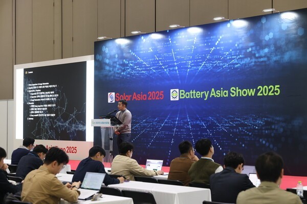 스누아이랩 유영준 연구소장은 ‘AI 기반 이차전지 제조 및 검사기술의 최신 개발방향과 적용 방안' 강연에서 배터리 검사에 AI를 적용할 때의 현실적 어려움과 해결 방안을 제시했다.