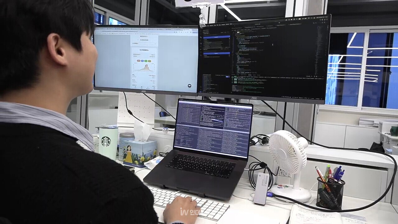 솔라온케어를 통해 수집된 전국 발전소 데이터를 기반으로 발전량을 예측하고 있다. [사진=에이치에너지]<br>" height="720" loading="lazy