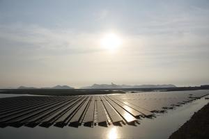 [칼럼] 대규모 시장 열리는 ‘수상태양광’, 새로운 환경에 대한 ‘안전성’ 기준 필요